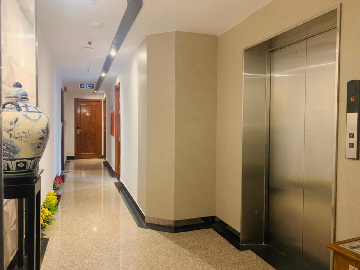 White Lotus Hotel Saigon Хошимин Екстериор снимка