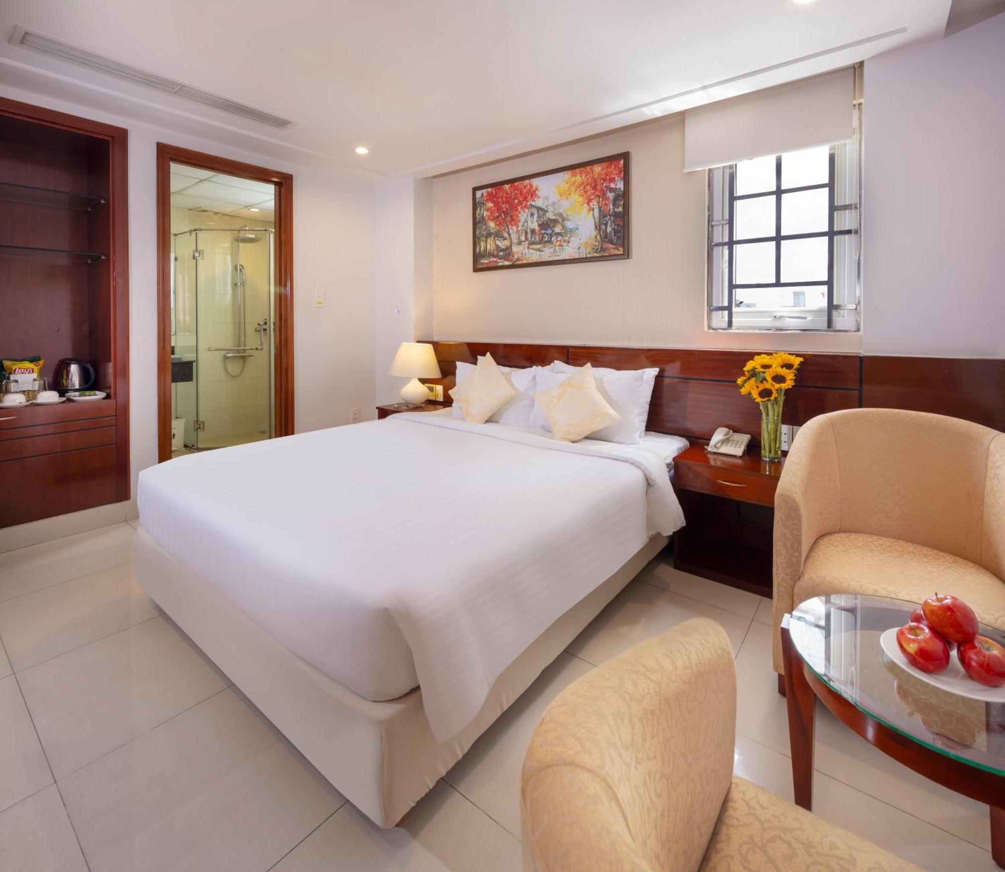 White Lotus Hotel Saigon Хошимин Екстериор снимка
