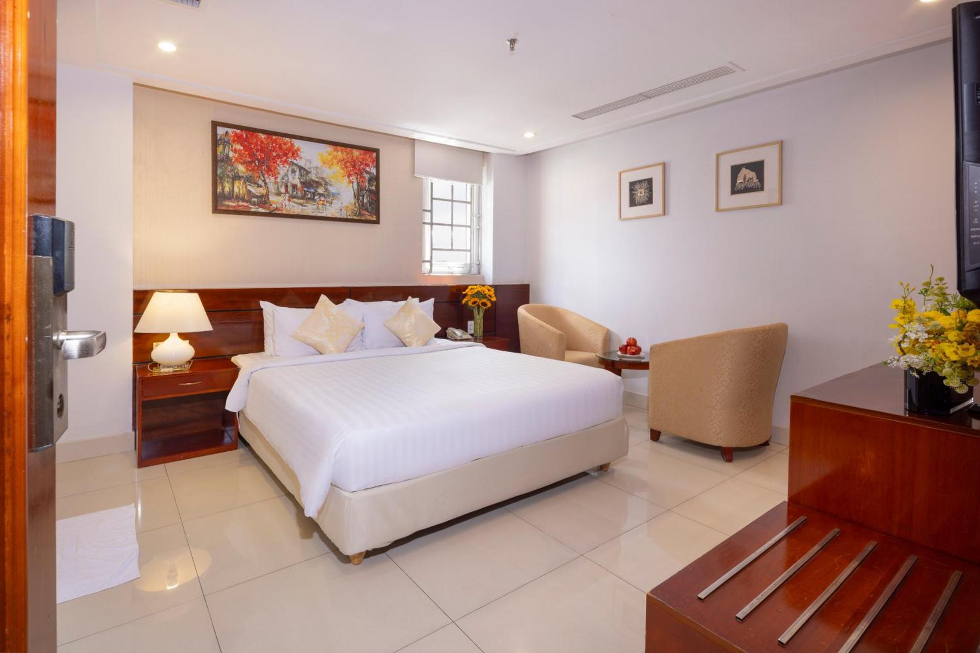 White Lotus Hotel Saigon Хошимин Екстериор снимка