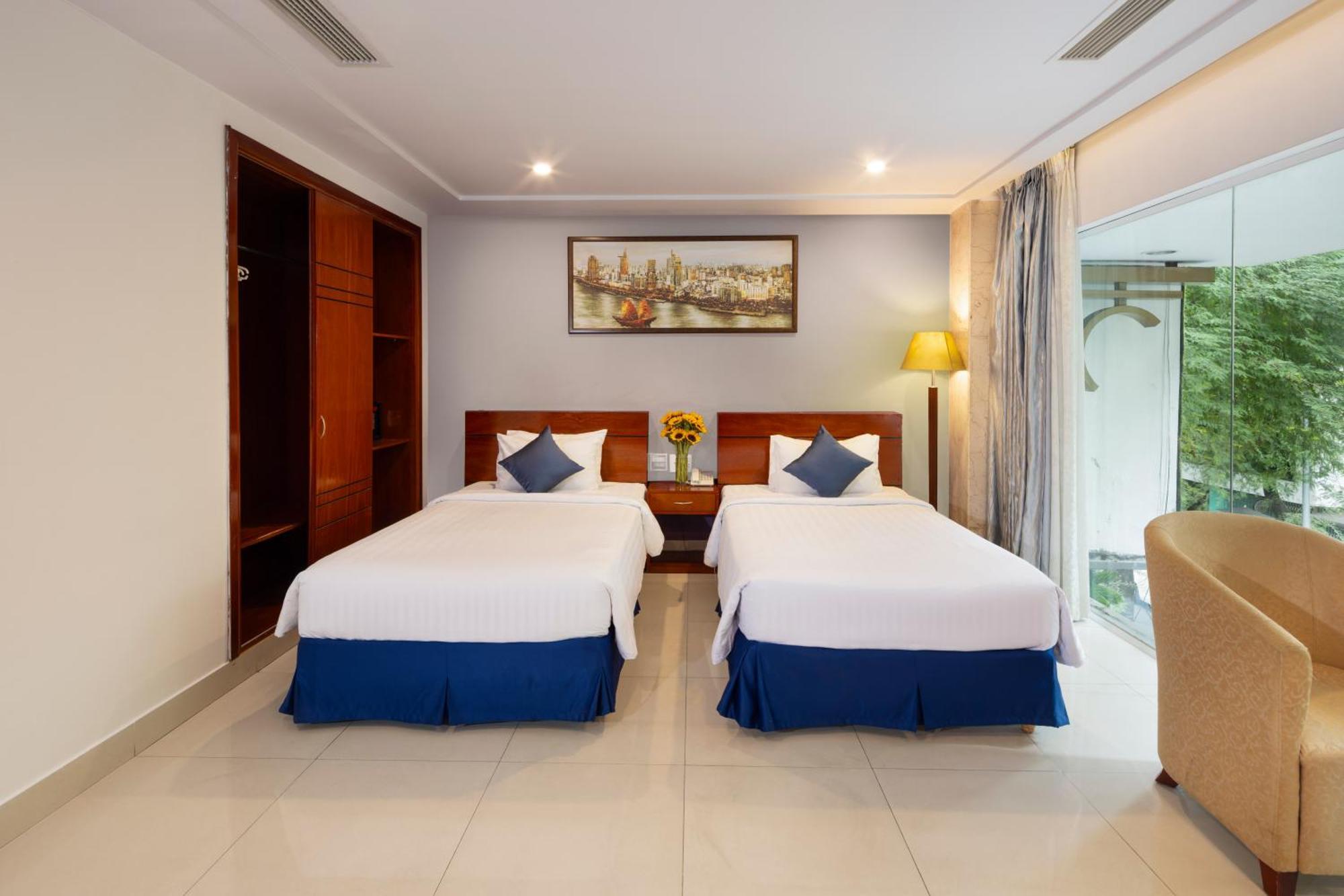 White Lotus Hotel Saigon Хошимин Екстериор снимка
